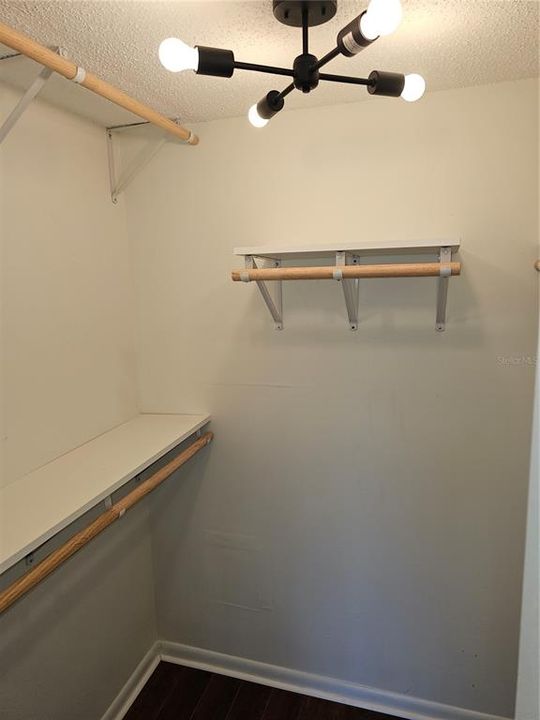 For Sale: $265,000 (2 beds, 2 baths, 890 Square Feet)