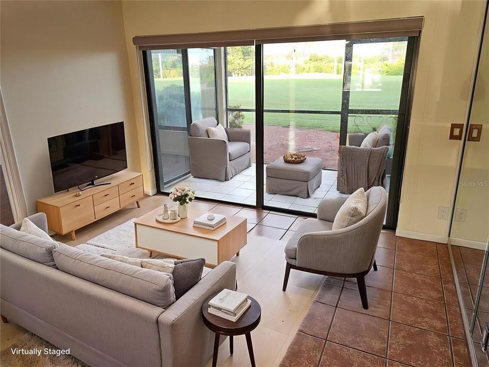 For Sale: $265,000 (2 beds, 2 baths, 890 Square Feet)