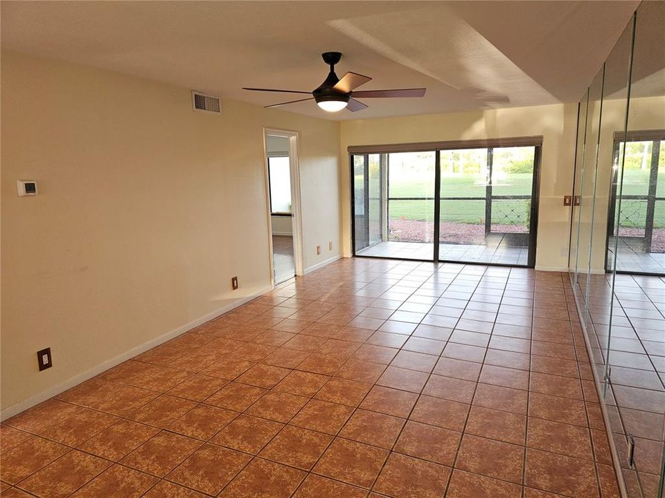 For Sale: $265,000 (2 beds, 2 baths, 890 Square Feet)