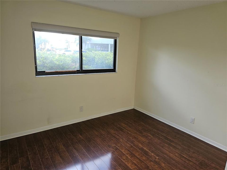 For Sale: $265,000 (2 beds, 2 baths, 890 Square Feet)