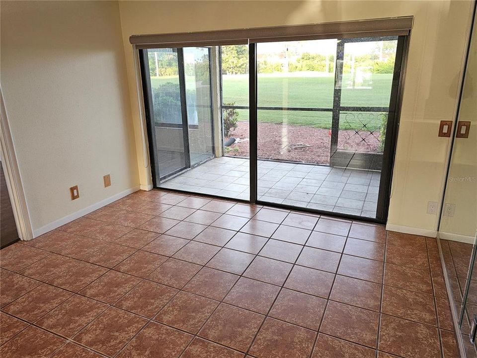 For Sale: $265,000 (2 beds, 2 baths, 890 Square Feet)