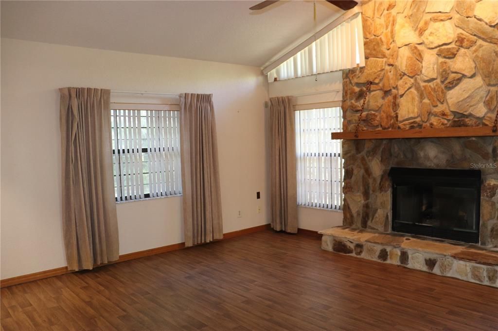 For Sale: $242,000 (3 beds, 2 baths, 1840 Square Feet)