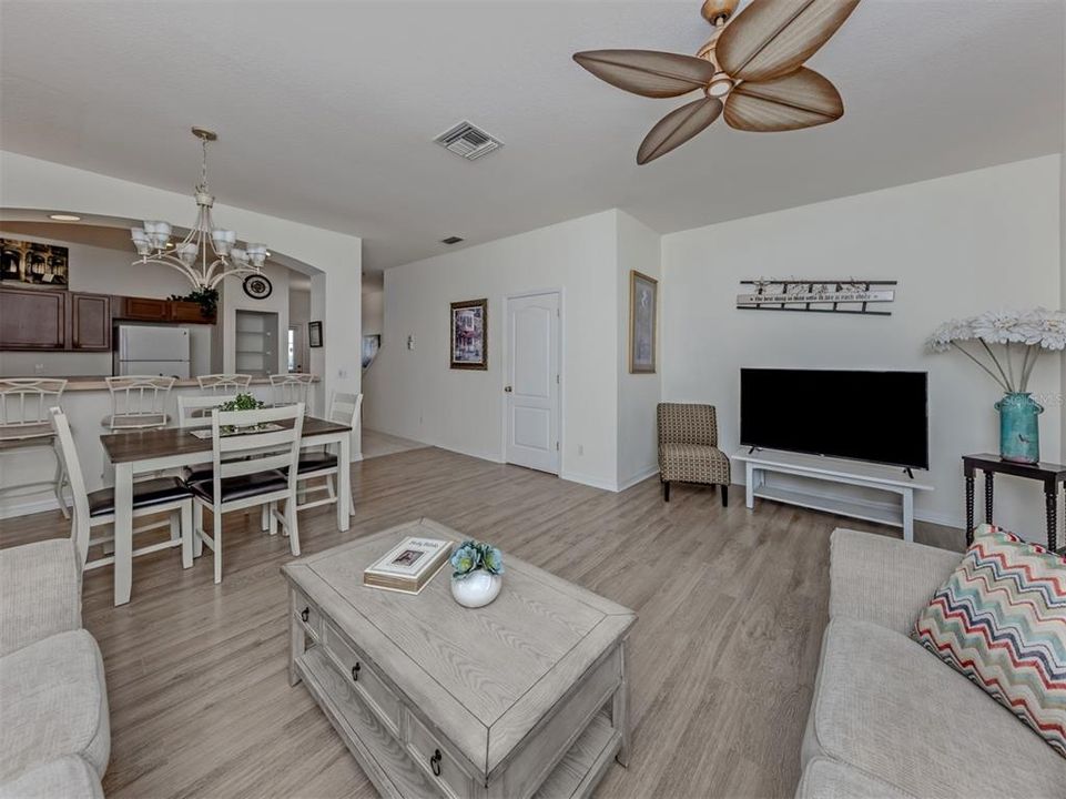 Activo con contrato: $199,900 (3 camas, 2 baños, 1446 Pies cuadrados)