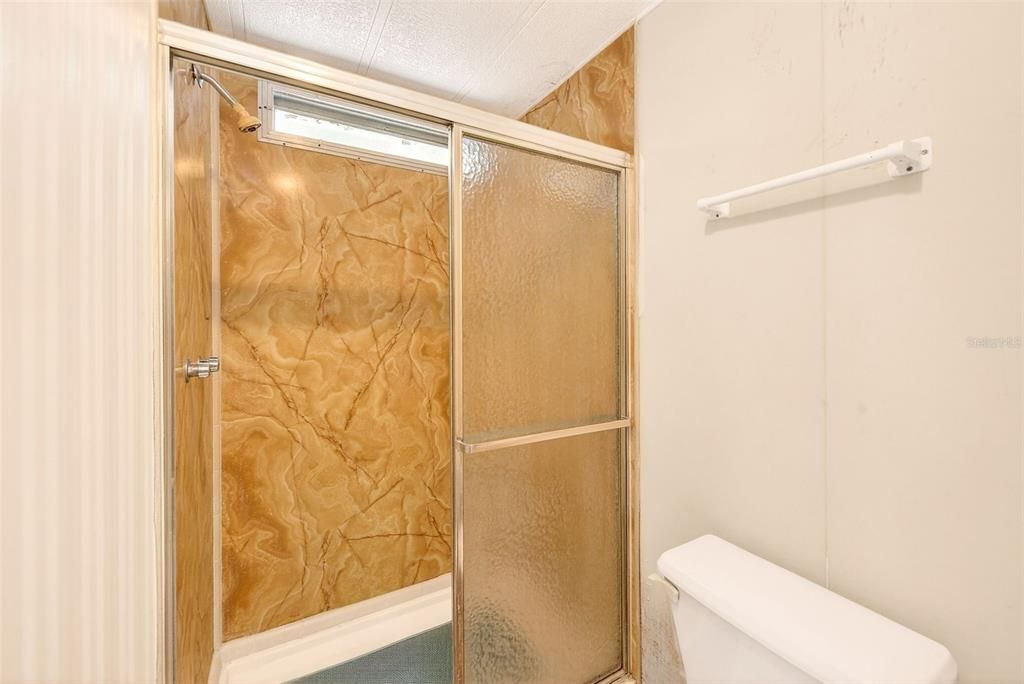 For Sale: $159,000 (2 beds, 2 baths, 1040 Square Feet)