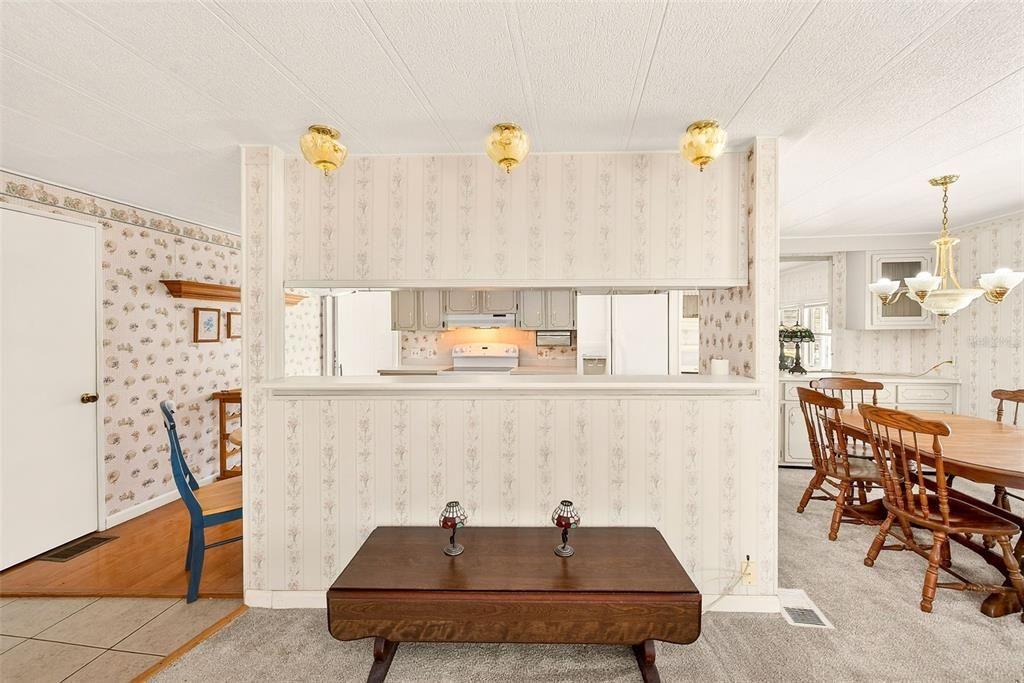 For Sale: $159,000 (2 beds, 2 baths, 1040 Square Feet)