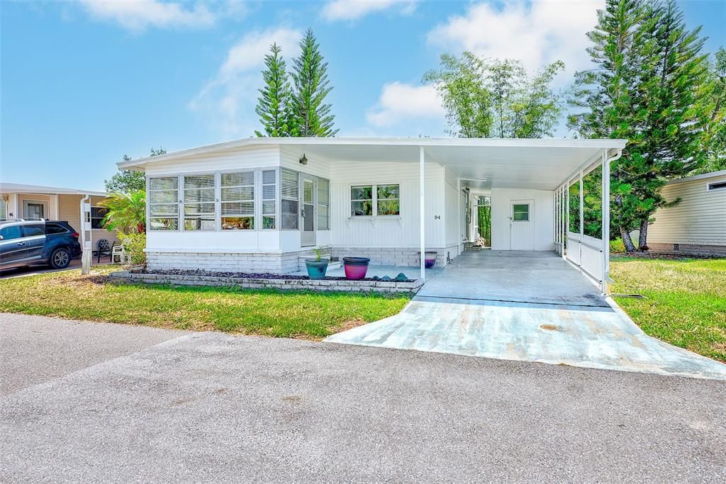 For Sale: $159,000 (2 beds, 2 baths, 1040 Square Feet)
