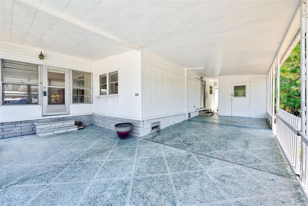 For Sale: $159,000 (2 beds, 2 baths, 1040 Square Feet)