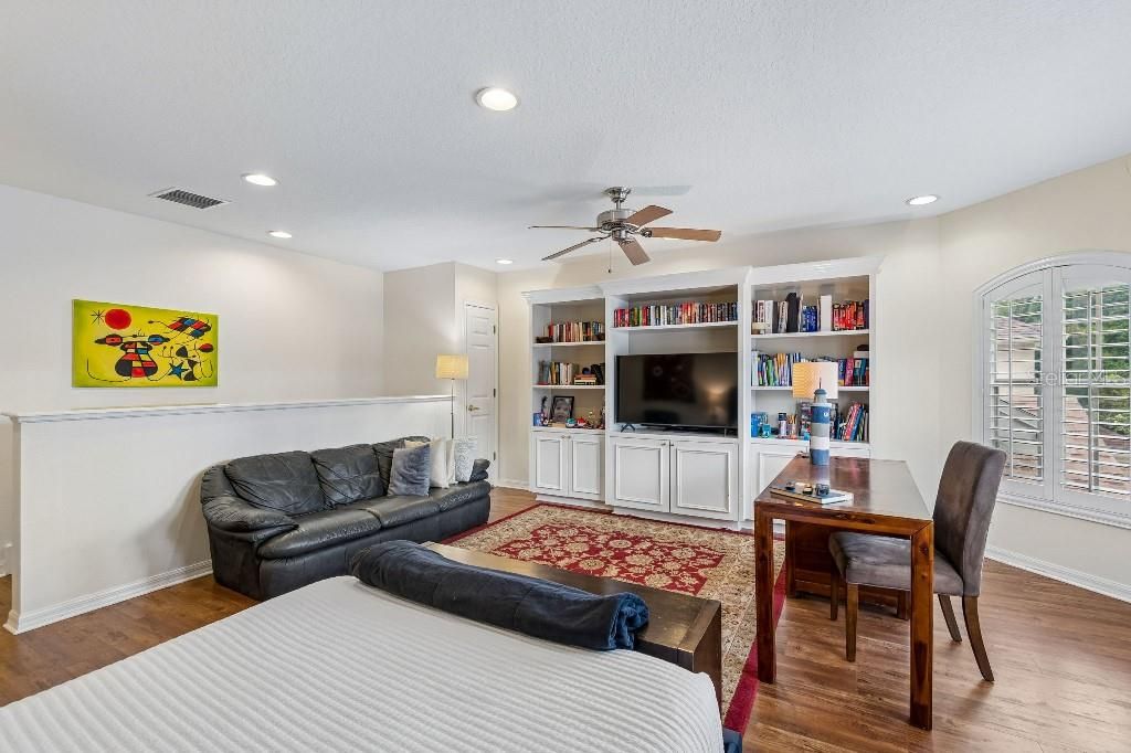 En Venta: $929,000 (4 camas, 3 baños, 2778 Pies cuadrados)