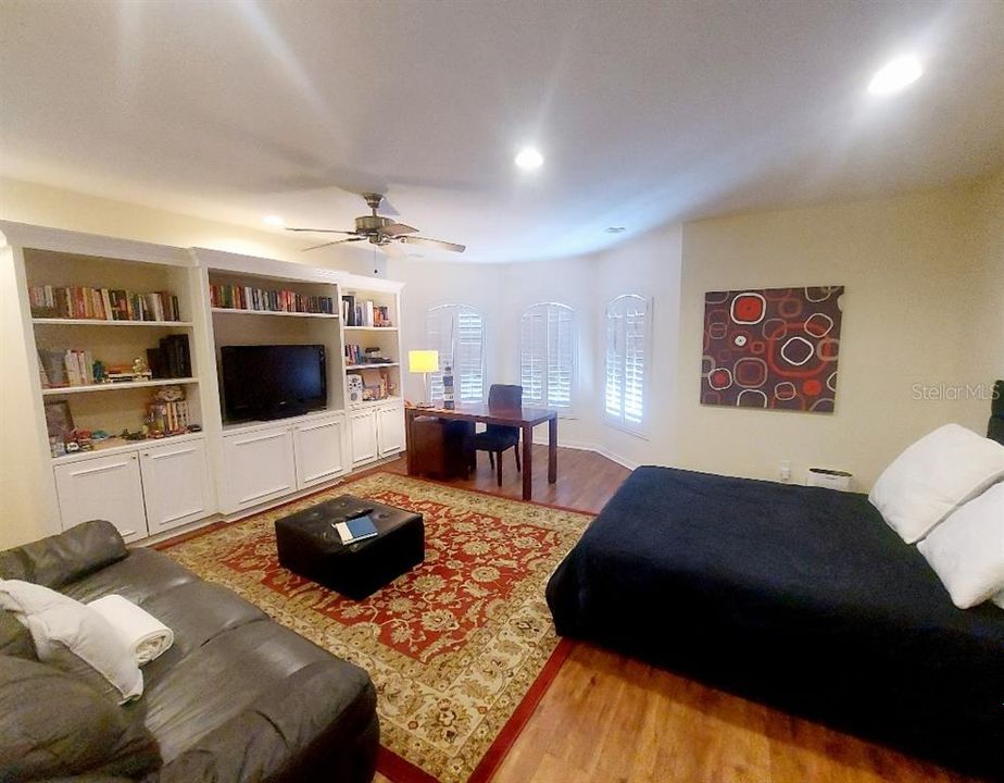 For Sale: $945,000 (4 beds, 3 baths, 2778 Square Feet)