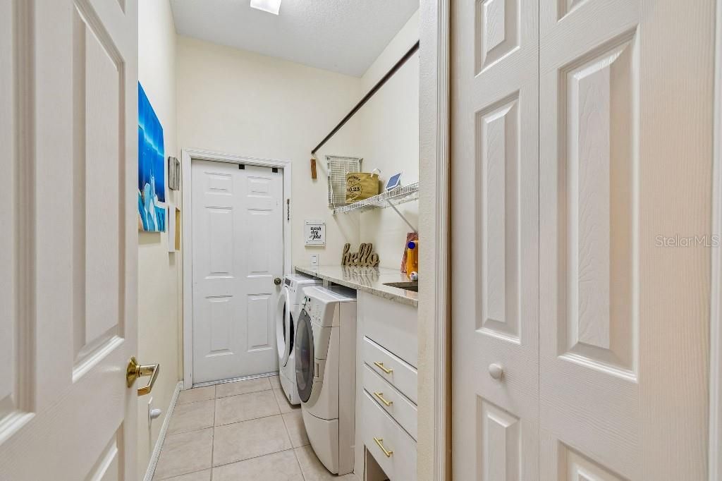 En Venta: $929,000 (4 camas, 3 baños, 2778 Pies cuadrados)