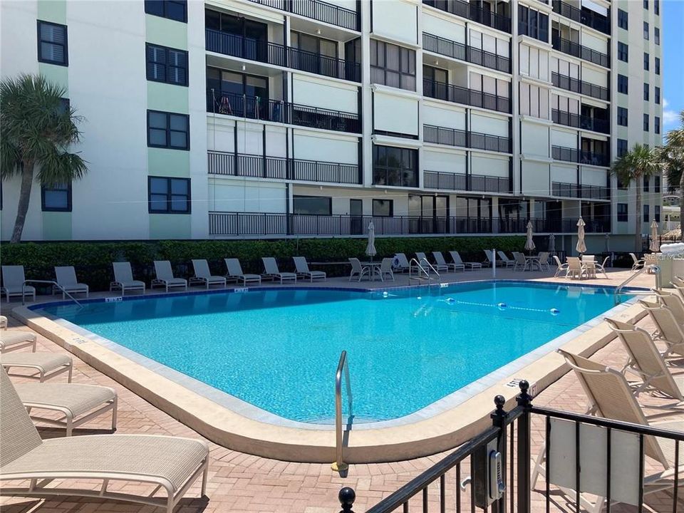 Active With Contract: $4,500 (2 beds, 2 baths, 1420 Square Feet)