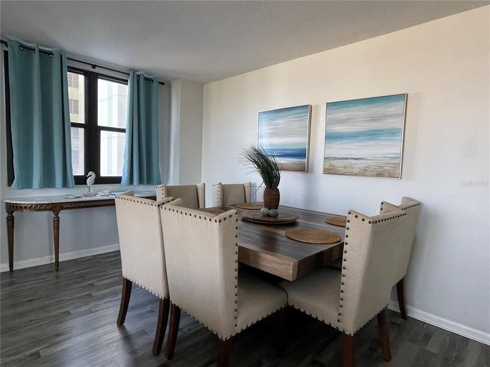 Active With Contract: $4,500 (2 beds, 2 baths, 1420 Square Feet)