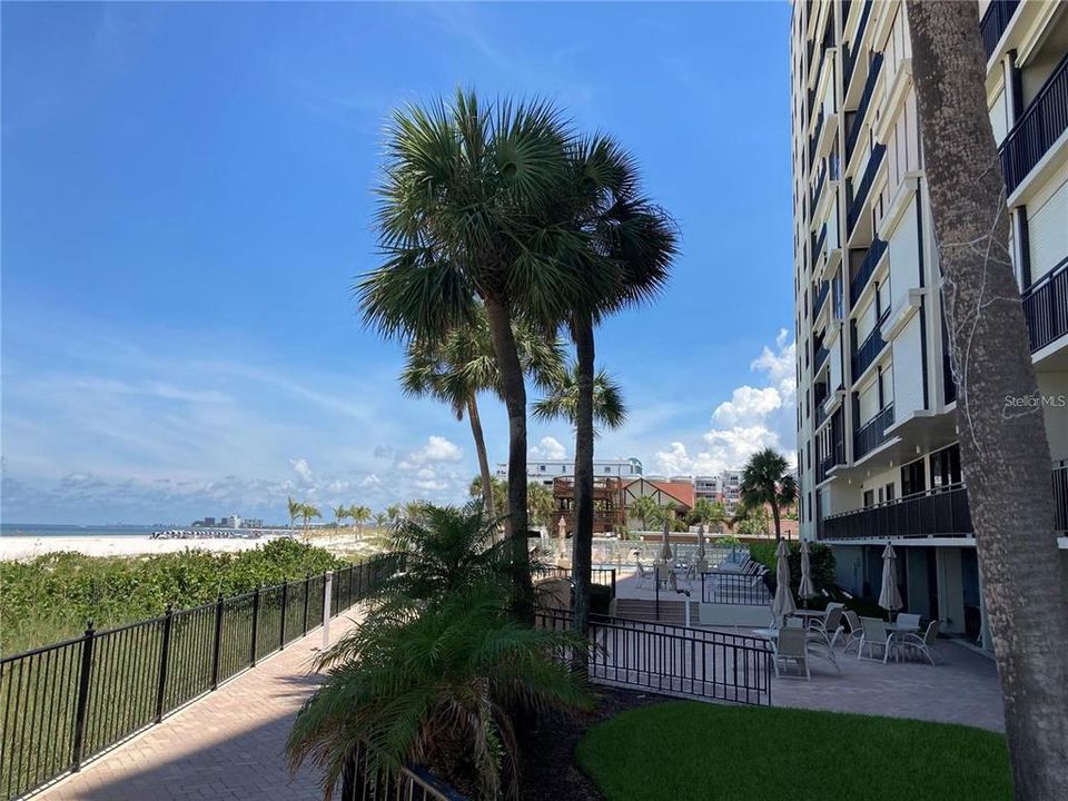 Active With Contract: $4,500 (2 beds, 2 baths, 1420 Square Feet)