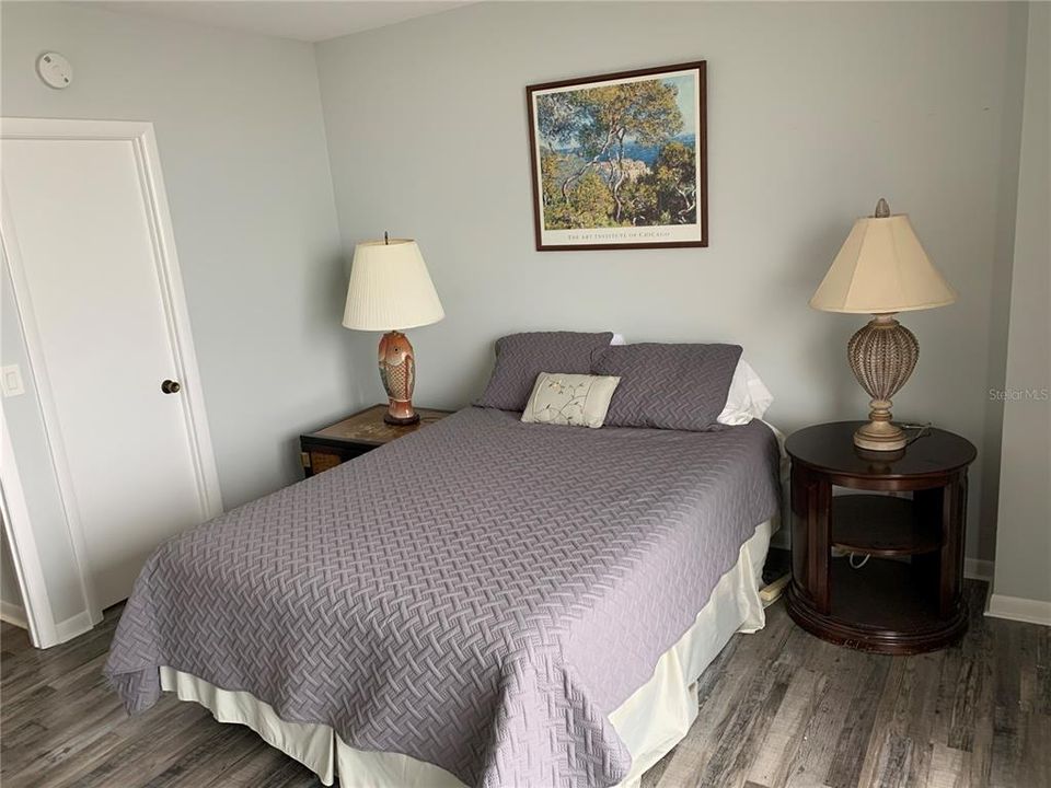 Active With Contract: $4,500 (2 beds, 2 baths, 1420 Square Feet)