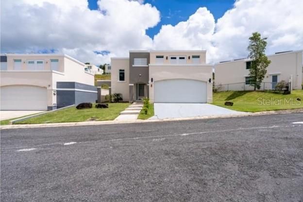 Vendido Recientemente: $450,000 (3 camas, 2 baños, 1989 Pies cuadrados)