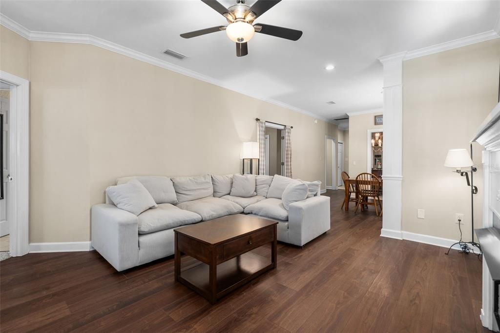 Active With Contract: $357,000 (3 beds, 2 baths, 1381 Square Feet)