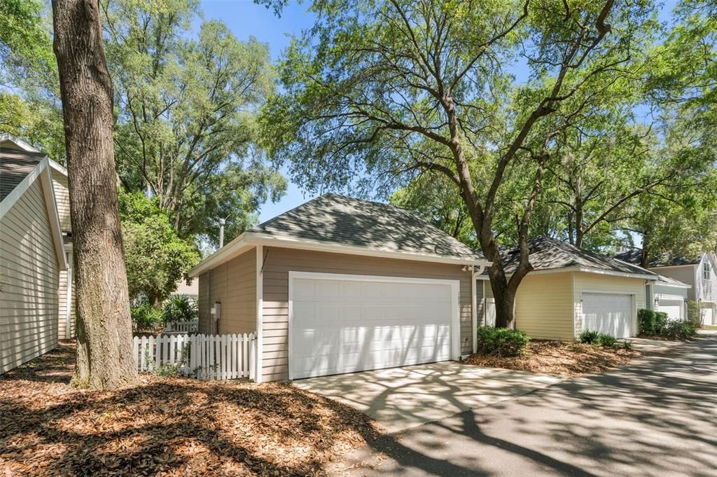 Active With Contract: $357,000 (3 beds, 2 baths, 1381 Square Feet)