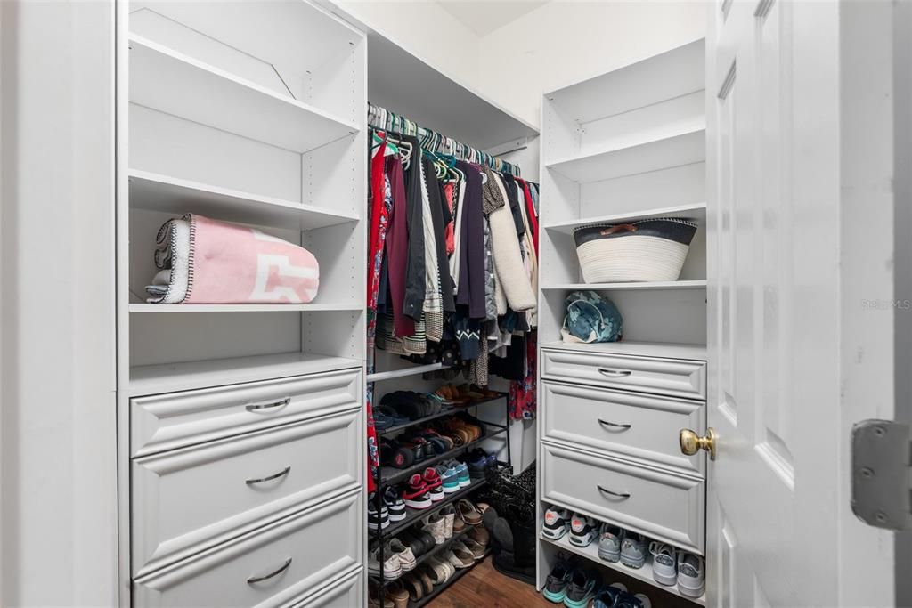 Active With Contract: $357,000 (3 beds, 2 baths, 1381 Square Feet)