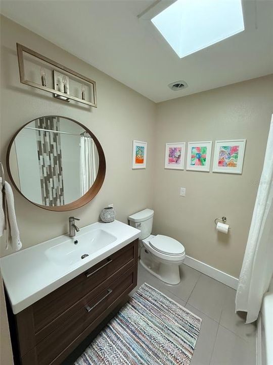 Activo con contrato: $999,000 (4 camas, 3 baños, 2300 Pies cuadrados)