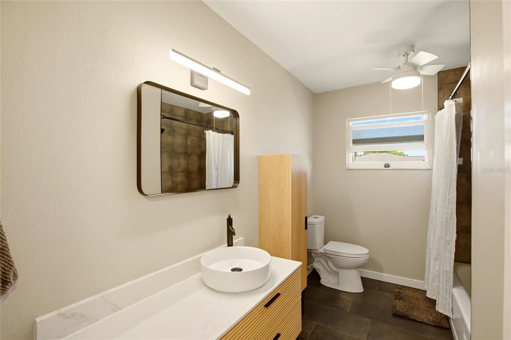 Activo con contrato: $269,000 (2 camas, 2 baños, 1014 Pies cuadrados)