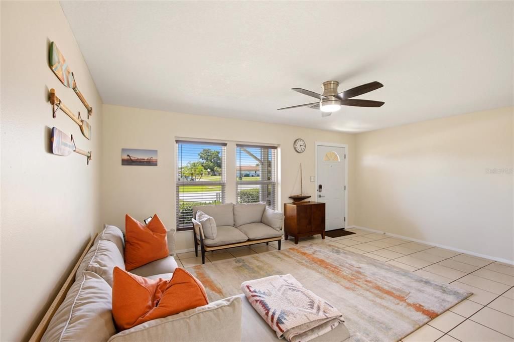 Activo con contrato: $269,000 (2 camas, 2 baños, 1014 Pies cuadrados)