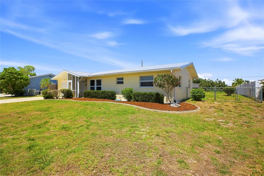 Activo con contrato: $269,000 (2 camas, 2 baños, 1014 Pies cuadrados)