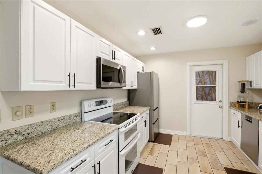 Activo con contrato: $269,000 (2 camas, 2 baños, 1014 Pies cuadrados)
