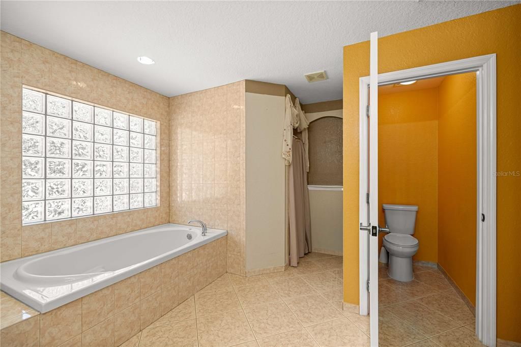 На продажу: $404,999 (3 спален, 2 ванн, 2604 Квадратных фут)