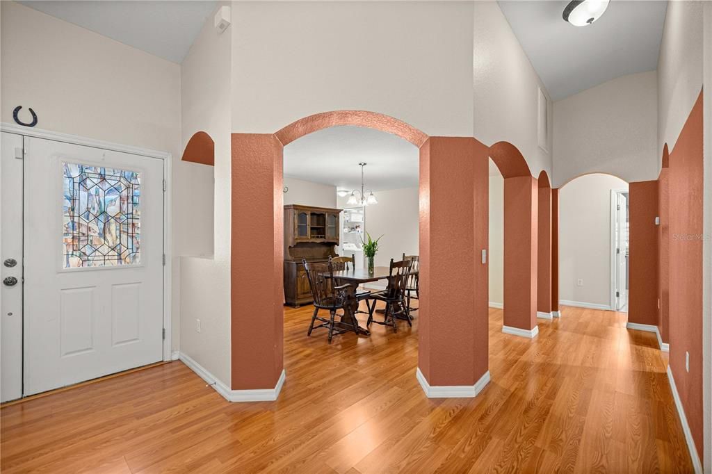 На продажу: $404,999 (3 спален, 2 ванн, 2604 Квадратных фут)