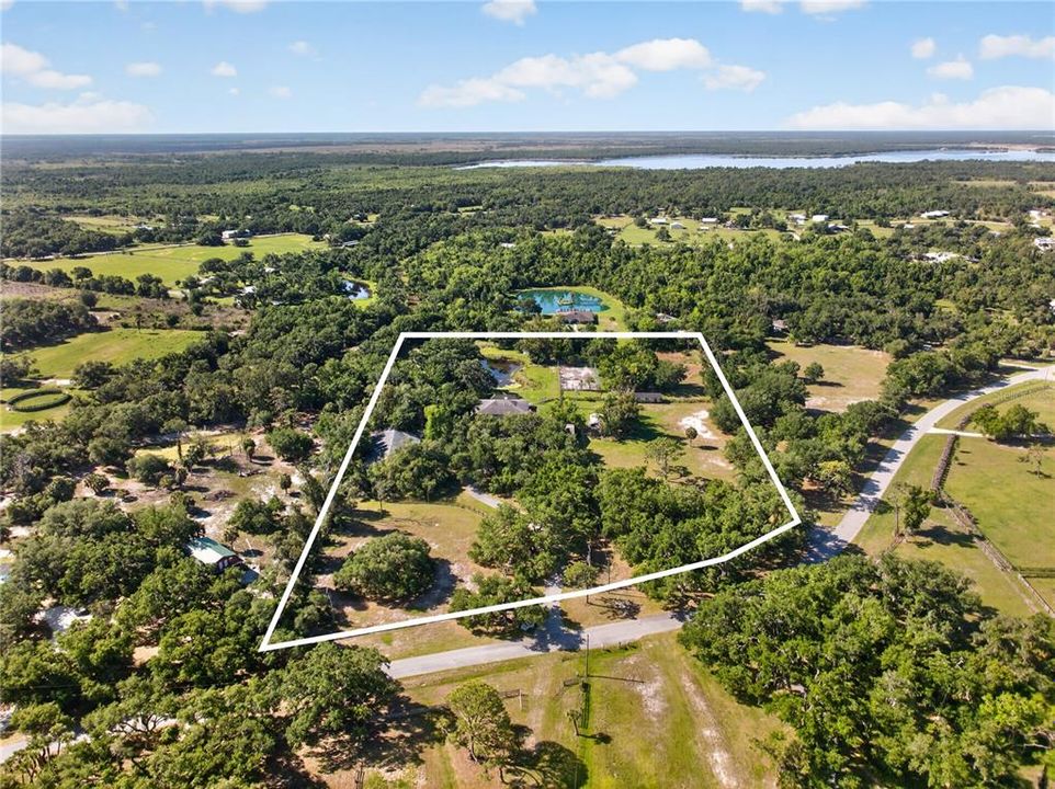 Recently Sold: $750,000 (3 beds, 2 baths, 2164 Square Feet)