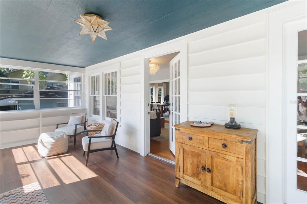 Active With Contract: $549,900 (2 beds, 1 baths, 1691 Square Feet)
