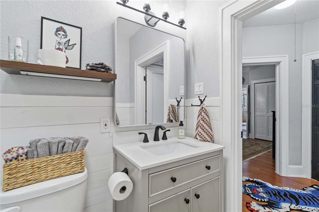 Active With Contract: $549,900 (2 beds, 1 baths, 1691 Square Feet)