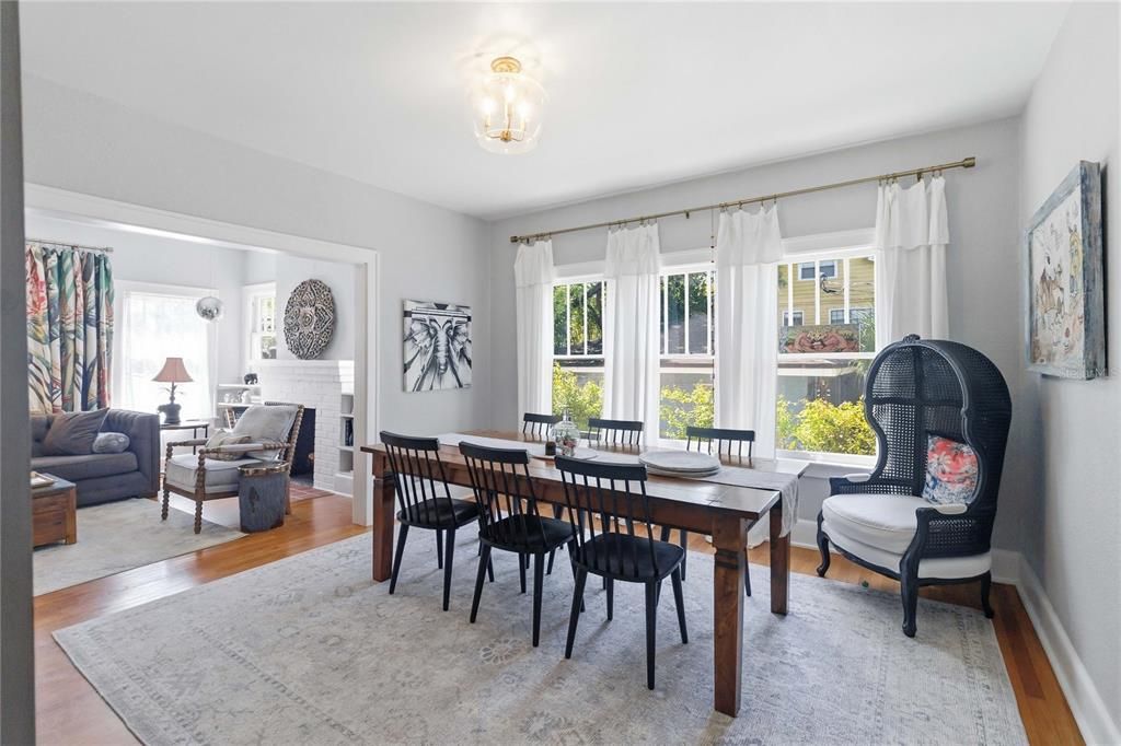 Active With Contract: $549,900 (2 beds, 1 baths, 1691 Square Feet)