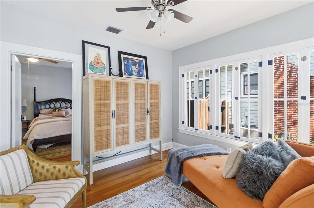 Active With Contract: $549,900 (2 beds, 1 baths, 1691 Square Feet)