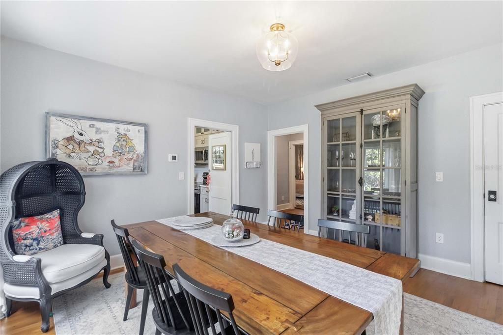 Active With Contract: $549,900 (2 beds, 1 baths, 1691 Square Feet)