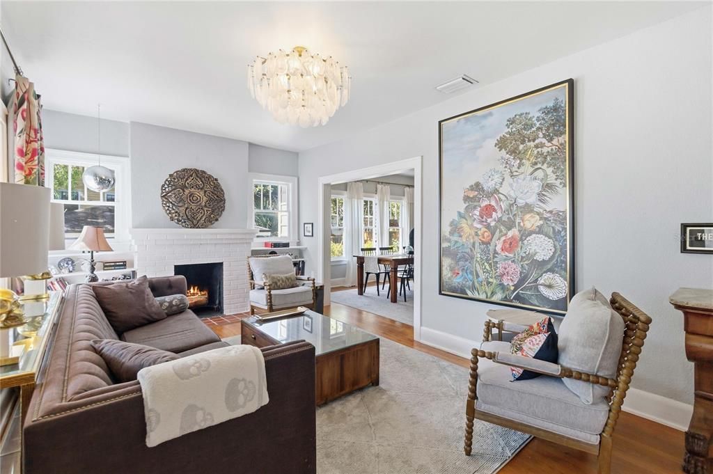 Active With Contract: $549,900 (2 beds, 1 baths, 1691 Square Feet)