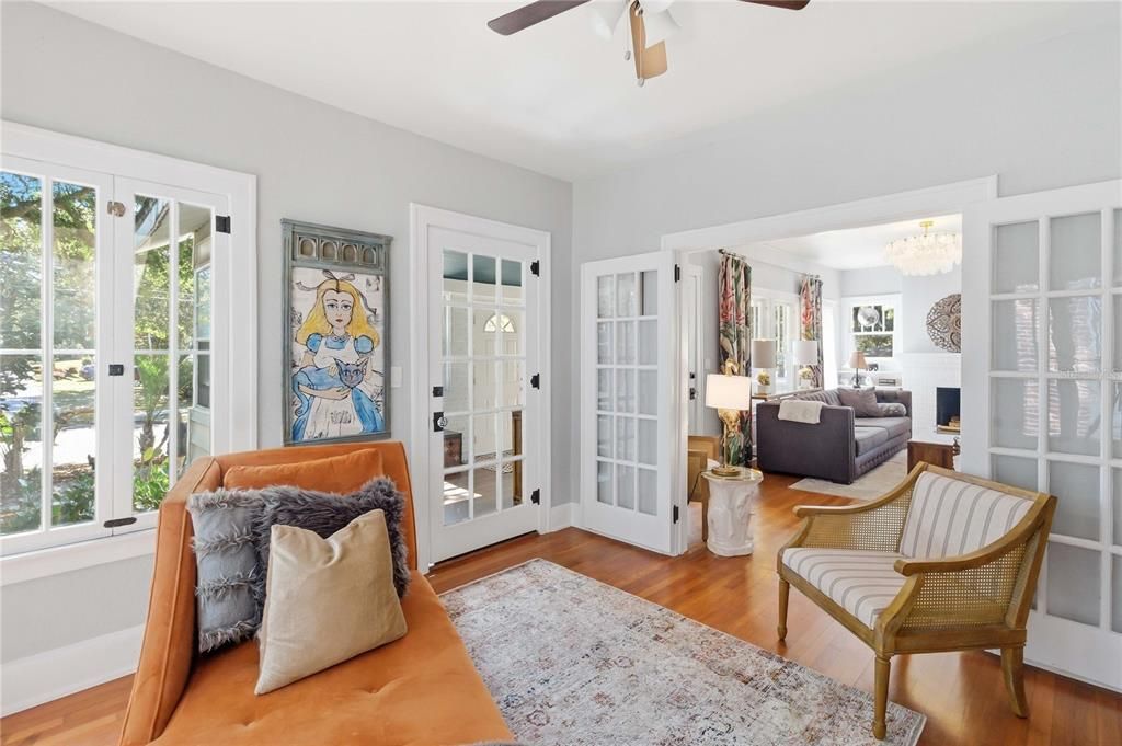 Active With Contract: $549,900 (2 beds, 1 baths, 1691 Square Feet)