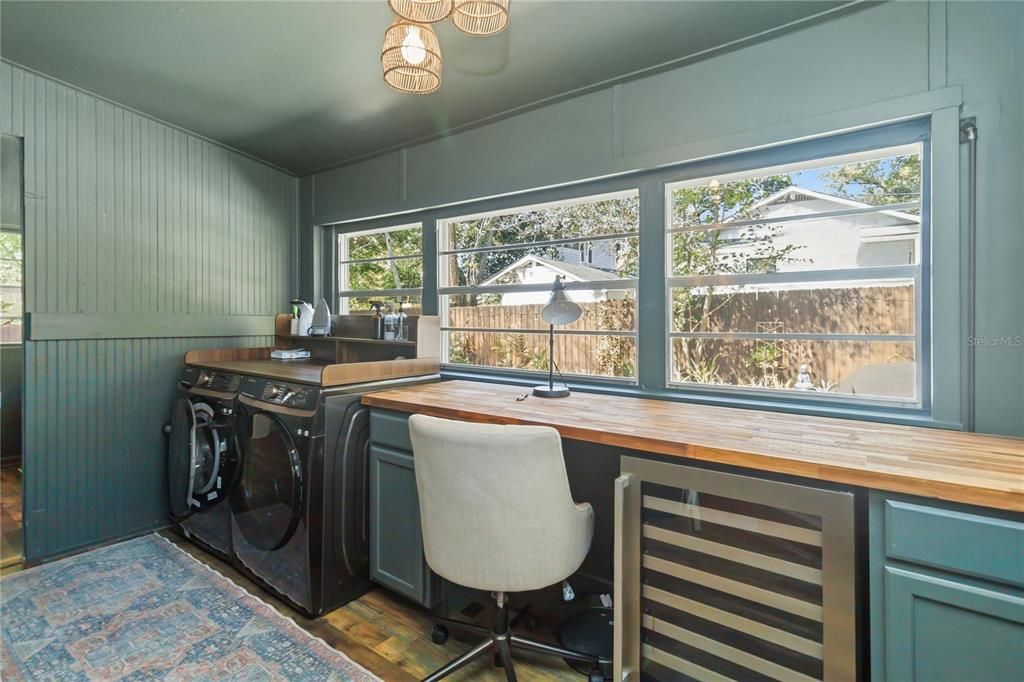 Active With Contract: $549,900 (2 beds, 1 baths, 1691 Square Feet)