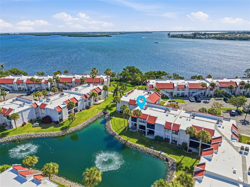 For Sale: $420,000 (1 beds, 1 baths, 691 Square Feet)