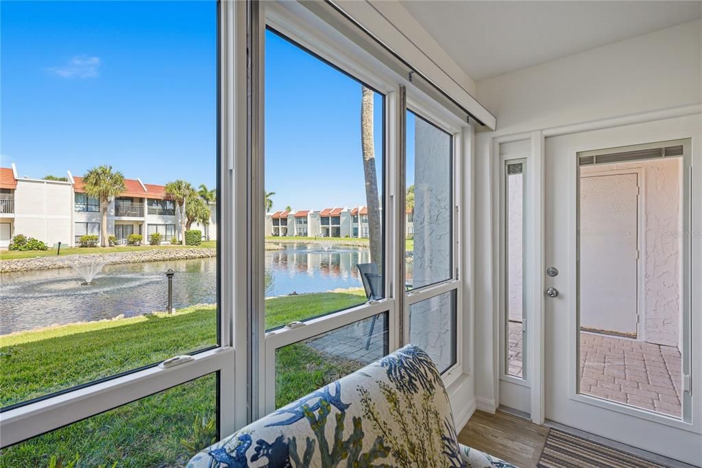 For Sale: $420,000 (1 beds, 1 baths, 691 Square Feet)