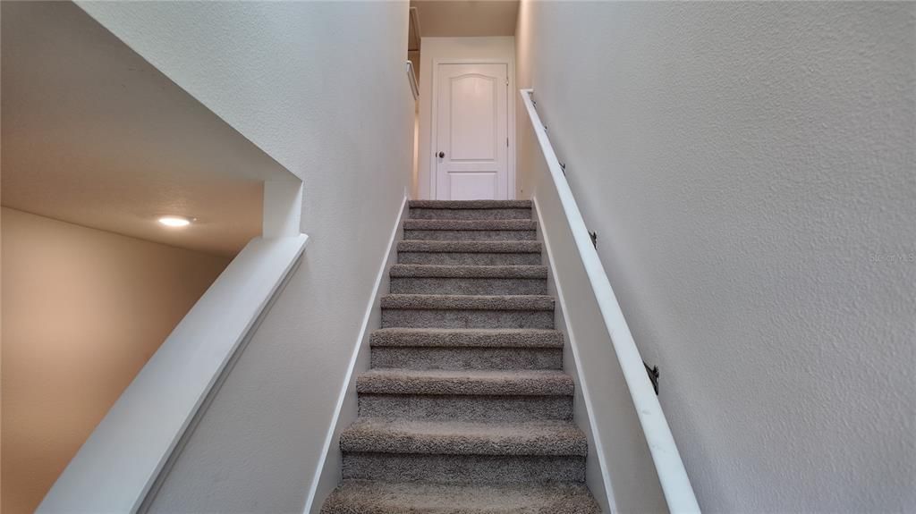 For Rent: $1,900 (3 beds, 2 baths, 1452 Square Feet)