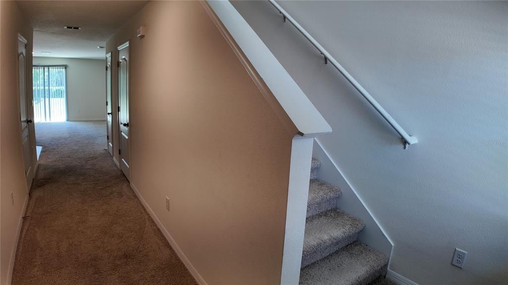 For Rent: $1,900 (3 beds, 2 baths, 1452 Square Feet)