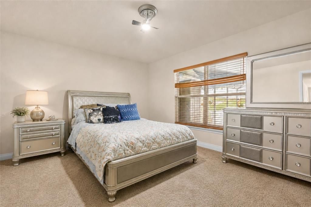 For Sale: $450,000 (4 beds, 2 baths, 1908 Square Feet)