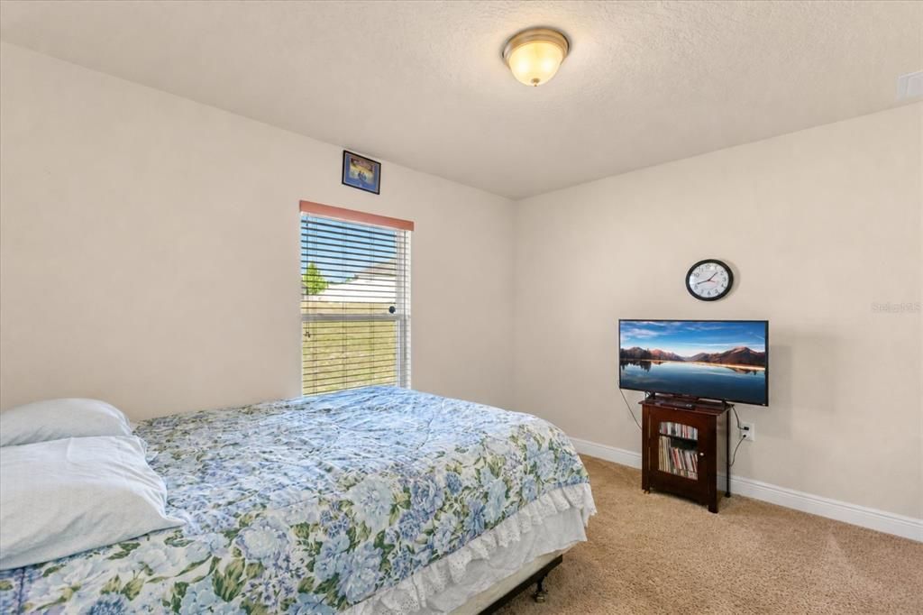 For Sale: $450,000 (4 beds, 2 baths, 1908 Square Feet)