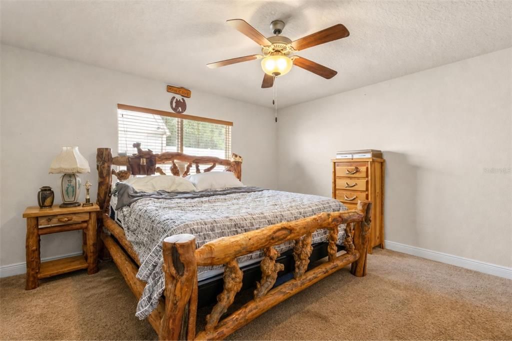 For Sale: $450,000 (4 beds, 2 baths, 1908 Square Feet)