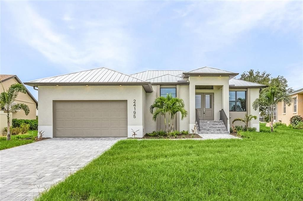 For Sale: $689,000 (3 beds, 3 baths, 2380 Square Feet)