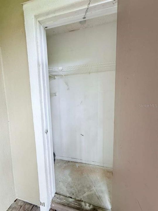 Active With Contract: $1,150 (1 beds, 1 baths, 650 Square Feet)