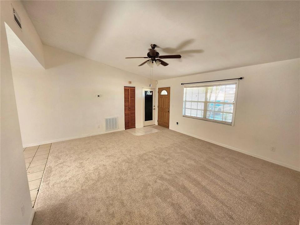 Active With Contract: $275,000 (3 beds, 2 baths, 1186 Square Feet)