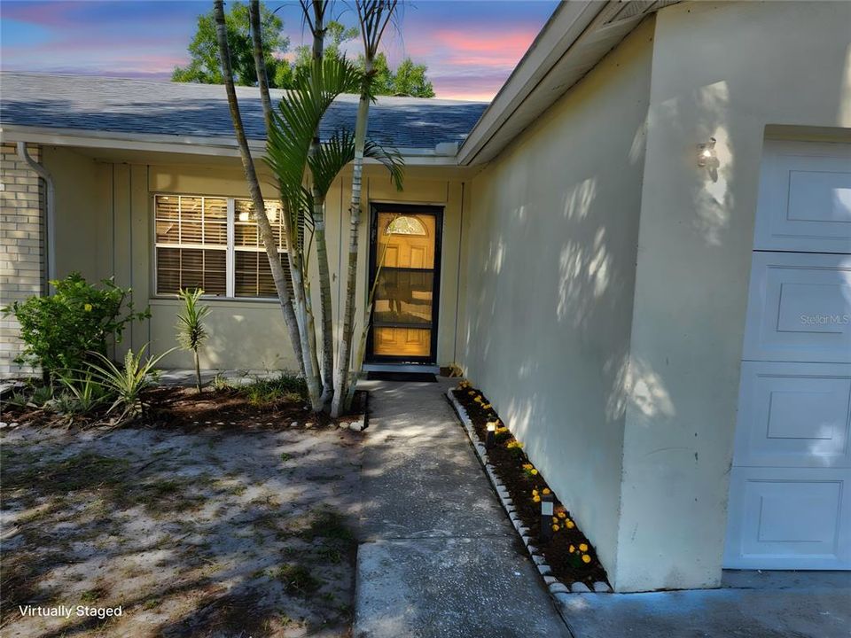 Active With Contract: $275,000 (3 beds, 2 baths, 1186 Square Feet)