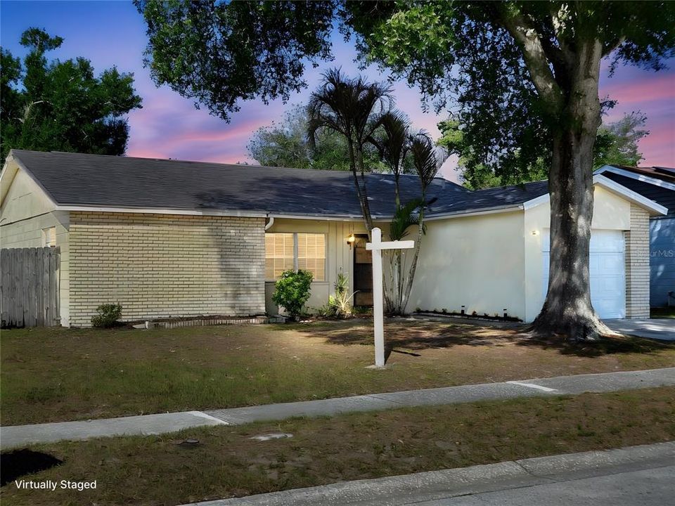 Active With Contract: $275,000 (3 beds, 2 baths, 1186 Square Feet)